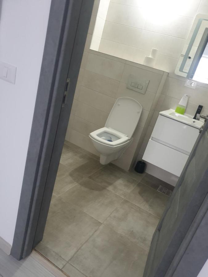 Apartament Dem Radulescu Langa Strand Râmnicu Vâlcea Exterior foto